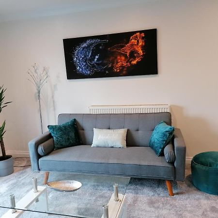 Luxury Modern 2 Bed Apartment, Free Undercroft Parking For 1 Car Southampton Dış mekan fotoğraf