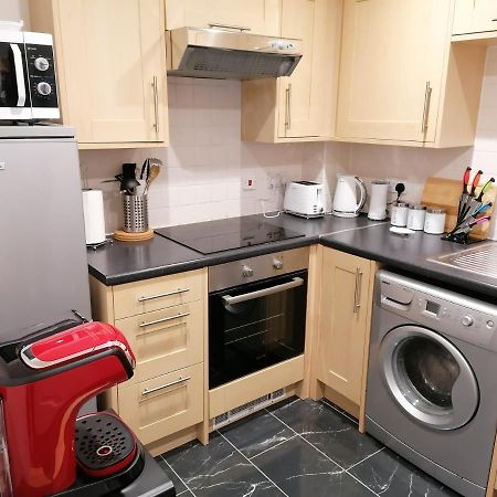 Luxury Modern 2 Bed Apartment, Free Undercroft Parking For 1 Car Southampton Dış mekan fotoğraf