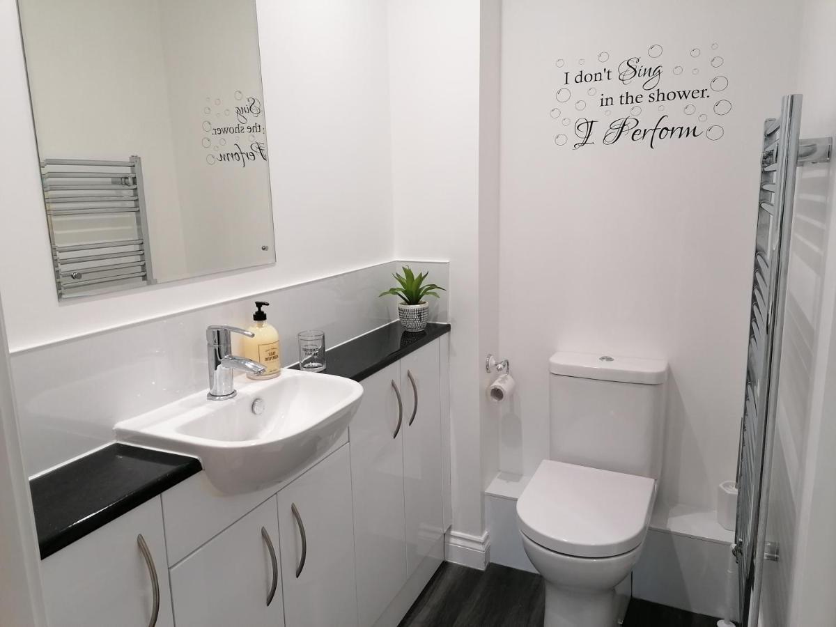 Luxury Modern 2 Bed Apartment, Free Undercroft Parking For 1 Car Southampton Dış mekan fotoğraf